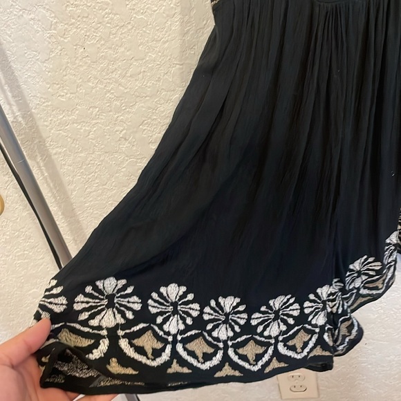 Abercrombie & Fitch Embroidered Romper Flagship Exclusive S - Picture 3 of 4